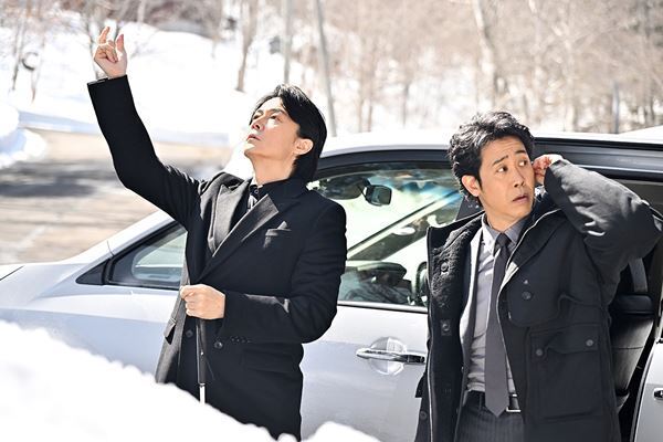 福山雅治×大泉洋が北の大地で難事件に挑む 『映画ラストマン』新たな場面写真公開