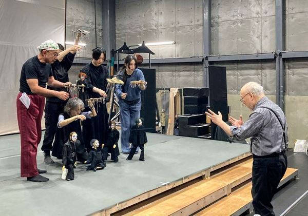 旗揚げ390周年の節目を迎えた江戸糸あやつり人形 結城座　佐藤信の脚本・演出で新作『奢りの都市』を上演