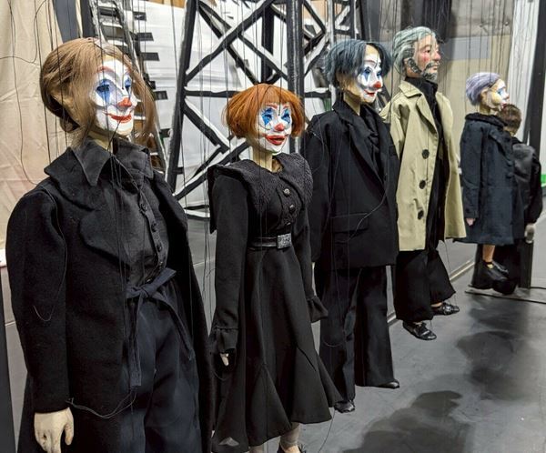 旗揚げ390周年の節目を迎えた江戸糸あやつり人形 結城座　佐藤信の脚本・演出で新作『奢りの都市』を上演