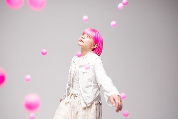 アンジェリーナ1/3のソロプロジェクト “ailly”、アーティスト写真公開　