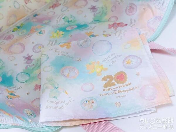 ディズニー、ダッフィー&フレンズから初めての「ヲタバ」が登場！　大きなぬいぐるみバッジもカチューシャも入るスグレモノ