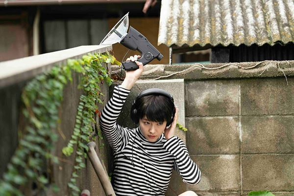 ファンタジー？ 現実？ この空気感がたまらない『海辺へ行く道』──ベルリンで絶賛された横浜聡子監督の新作【おとなの映画ガイド】