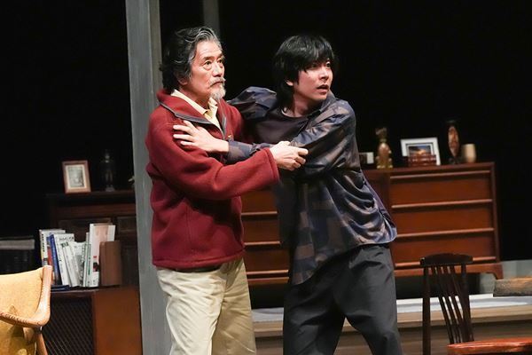 蓬莱竜太「全ての回が貴重」 新国立劇場のフルオーディション企画第7弾『消えていくなら朝』舞台写真＆コメント到着
