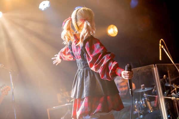 りりあ。ワンマンツアー『春歌の軌跡』、初スタンディングライブで会場を熱気に包み込んだ東京公演をレポート