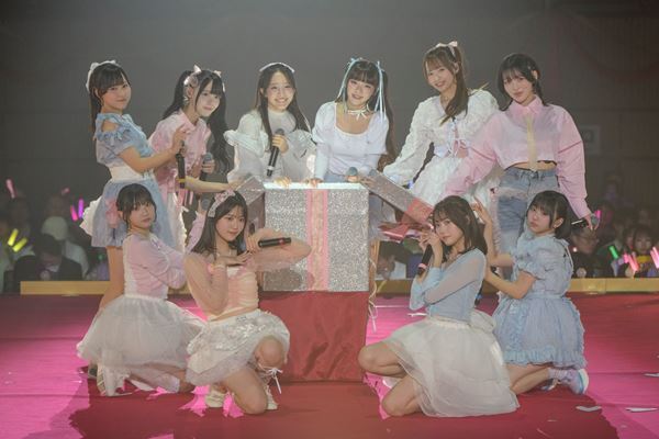 高嶺のなでしこ、過去最大規模のワンマンライブ！ 「これからも一緒に思い出を作っていきましょう」【オフィシャルレポート】