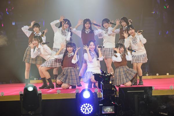 高嶺のなでしこ、過去最大規模のワンマンライブ！ 「これからも一緒に思い出を作っていきましょう」【オフィシャルレポート】