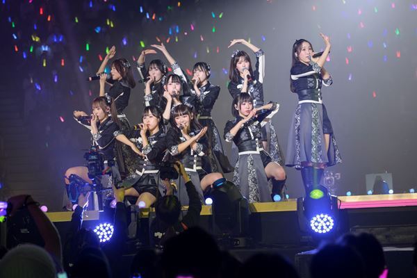 高嶺のなでしこ、過去最大規模のワンマンライブ！ 「これからも一緒に思い出を作っていきましょう」【オフィシャルレポート】