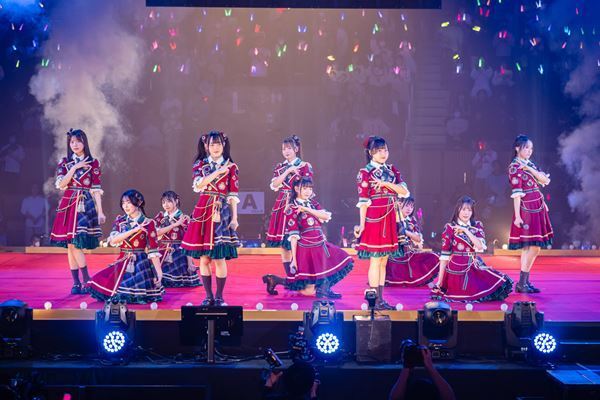 高嶺のなでしこ、過去最大規模のワンマンライブ！ 「これからも一緒に思い出を作っていきましょう」【オフィシャルレポート】