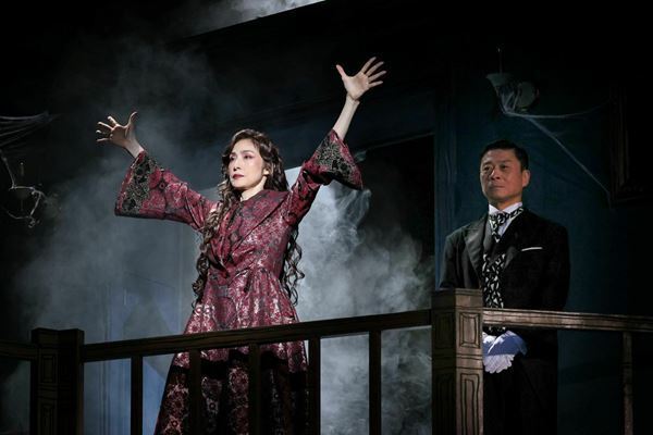 倉持裕が三宅弘城、天海祐希らを称賛　シリーズ最新作『鎌塚氏、震えあがる』開幕「キャスト・スタッフ一丸となって取り組んでくれた」