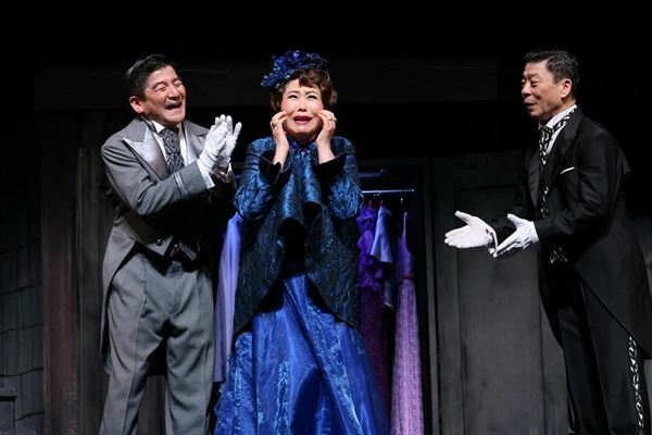 倉持裕が三宅弘城、天海祐希らを称賛　シリーズ最新作『鎌塚氏、震えあがる』開幕「キャスト・スタッフ一丸となって取り組んでくれた」