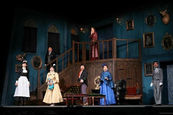 倉持裕が三宅弘城、天海祐希らを称賛　シリーズ最新作『鎌塚氏、震えあがる』開幕「キャスト・スタッフ一丸となって取り組んでくれた」