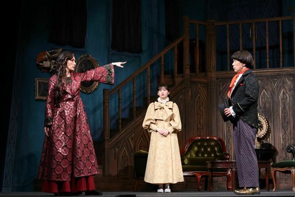 倉持裕が三宅弘城、天海祐希らを称賛　シリーズ最新作『鎌塚氏、震えあがる』開幕「キャスト・スタッフ一丸となって取り組んでくれた」