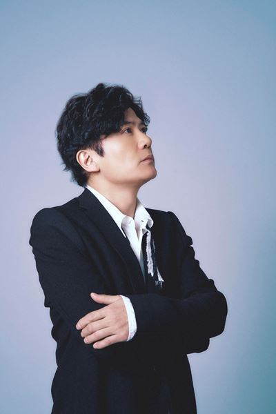 稲垣吾郎が挑む“愛されたい偏屈男”の魅力とは？ 舞台『プレゼント・ラフター』でスター俳優役