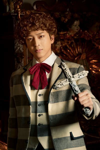 ミュージカル『ダンス オブ ヴァンパイア』フランク莉奈、中村麗乃、太田基裕、寺西拓人の扮装ビジュアル公開