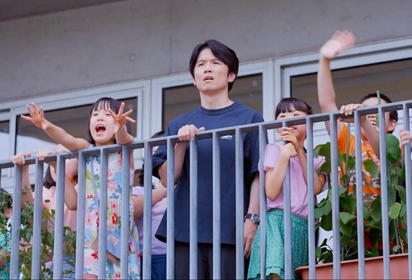 ハッとさせられる子どもたちの世界を見事に描いた呉美保監督の『ふつうの子ども』──蒼井優、風間俊介、瀧内公美が大人役【おとなの映画ガイド】