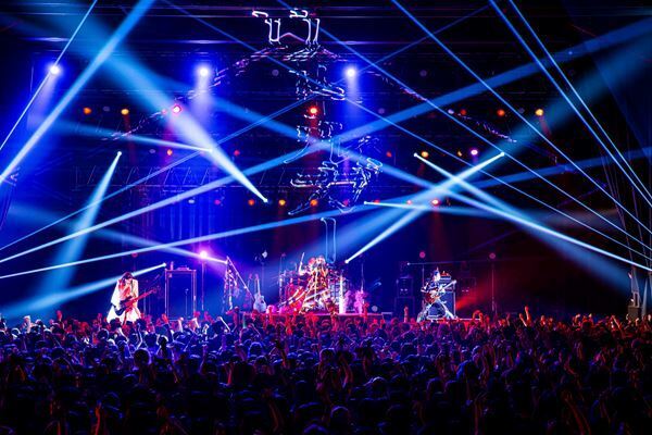 キズ×DEZERT×ΛrlequiΩ、5年越しの3マンが実現！互いの信じたVisual Rockを証明した夜【オフィシャルレポート】