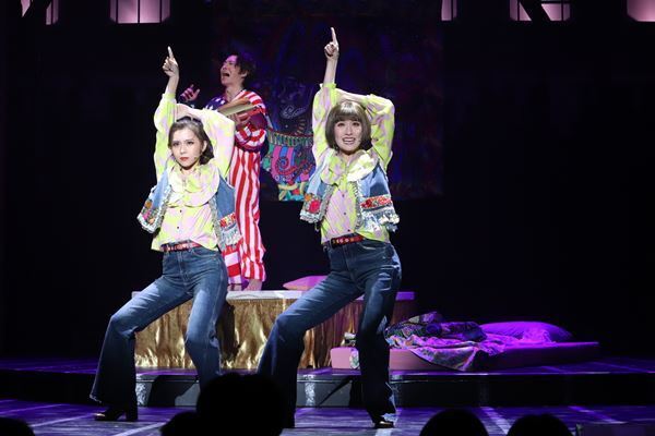 最高の“バディ” 屋良朝幸&中川晃教率いるキャストが躍動！ パワフルにハッピーエンドを目指すミュージカル『SONG WRITERS』