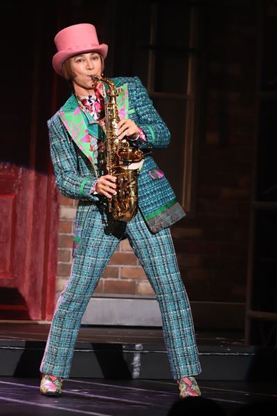 最高の“バディ” 屋良朝幸&中川晃教率いるキャストが躍動！ パワフルにハッピーエンドを目指すミュージカル『SONG WRITERS』