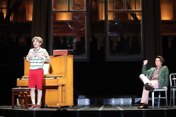 最高の“バディ” 屋良朝幸&中川晃教率いるキャストが躍動！ パワフルにハッピーエンドを目指すミュージカル『SONG WRITERS』