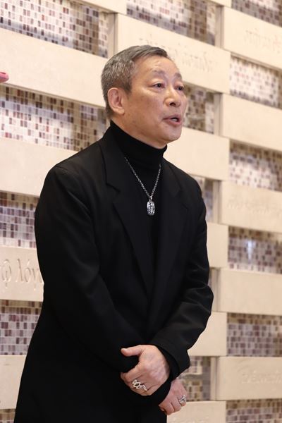 最高の“バディ” 屋良朝幸&中川晃教率いるキャストが躍動！ パワフルにハッピーエンドを目指すミュージカル『SONG WRITERS』