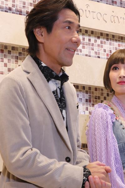 最高の“バディ” 屋良朝幸&中川晃教率いるキャストが躍動！ パワフルにハッピーエンドを目指すミュージカル『SONG WRITERS』