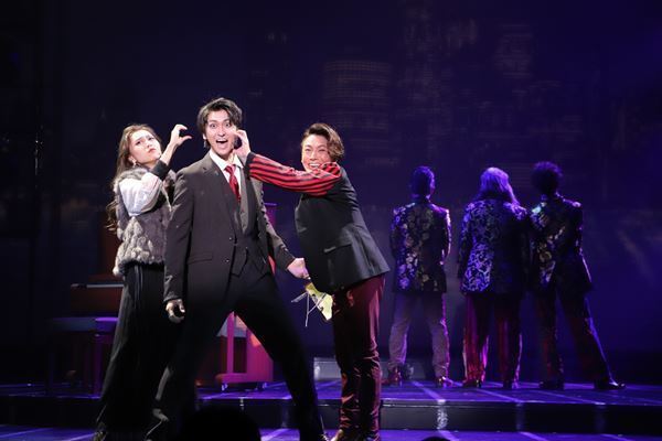 最高の“バディ” 屋良朝幸&中川晃教率いるキャストが躍動！ パワフルにハッピーエンドを目指すミュージカル『SONG WRITERS』