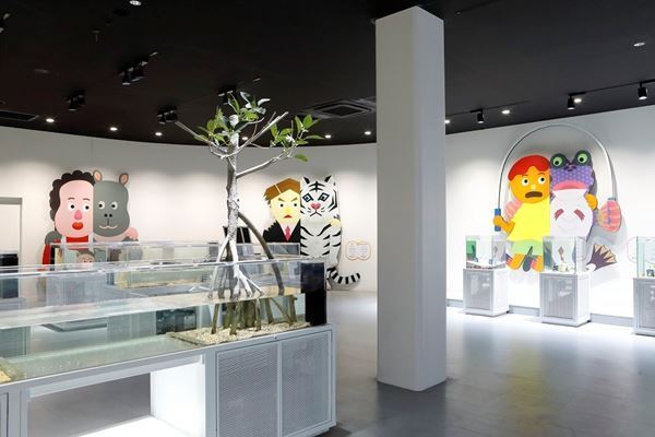 多様な魚や動物、人間との関係性を楽しく考えよう！『あなたも愉快な生きものだ！展』開催中