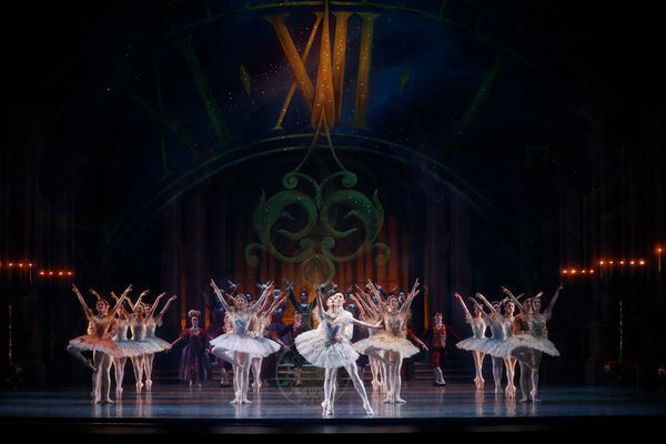 新国立劇場バレエ団　2025/2026シーズン開幕は10月の『シンデレラ』で華やかに