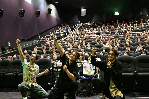 純烈ファンの私生活に驚き！ 初のドキュメンタリー映画公開記念、舞台挨拶レポート