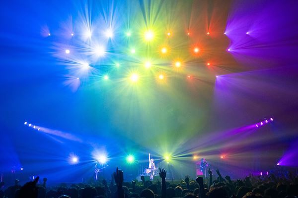 アジカン主催『NANO-MUGEN FES. 2025 in Yokohama』2日間のオフィシャル速報レポートが到着