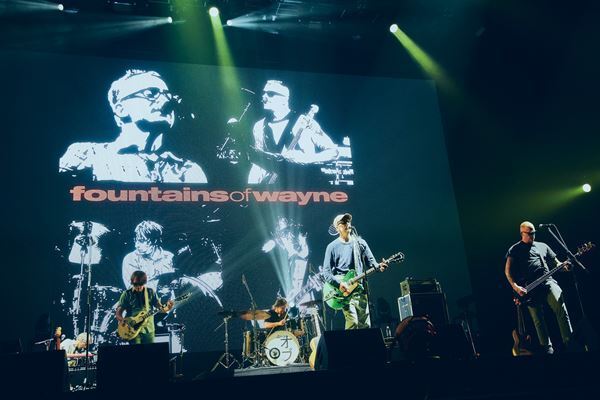 アジカン主催『NANO-MUGEN FES. 2025 in Yokohama』2日間のオフィシャル速報レポートが到着