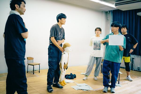 【稽古場コラム】#ケイコバカラ Vol.2：EPOCH MAN『我ら宇宙の塵』～レポート&池谷のぶえ＆小沢道成インタビュー～