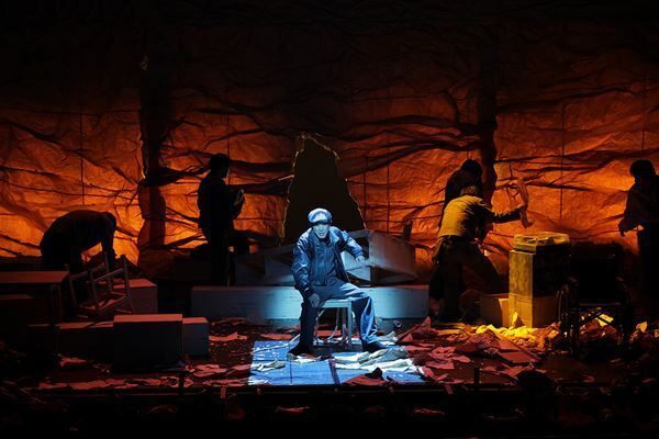 須賀健太、中川大輔らが紡ぐ希望の物語　舞台『1995117546』舞台写真＆開幕コメント到着