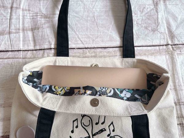 しまむら×スヌーピー、2000円以下の新作トートバッグがすごかった！　PCも入る便利サイズ＆裏地までこだわりの可愛さ♪