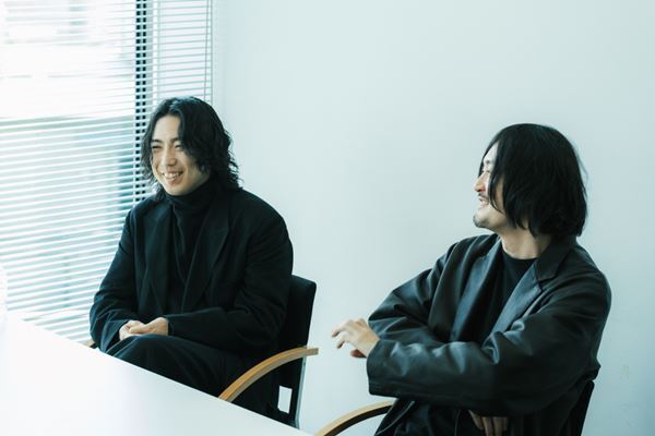 The Novembers (小林祐介、吉木諒祐) × Homecomings (畳野彩加、福富優樹) 、『JANUSPIA pre. “danro” vol.4』開催に向けてインタビュー