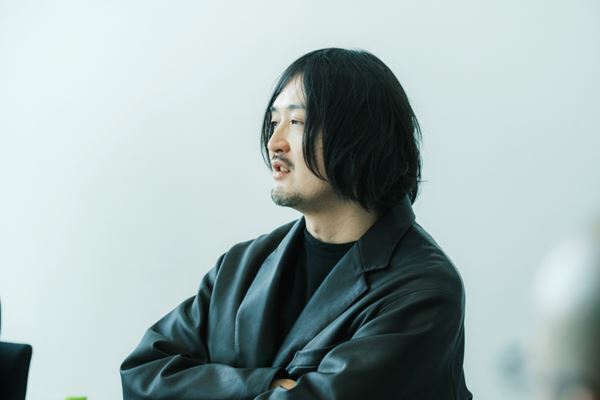 The Novembers (小林祐介、吉木諒祐) × Homecomings (畳野彩加、福富優樹) 、『JANUSPIA pre. “danro” vol.4』開催に向けてインタビュー