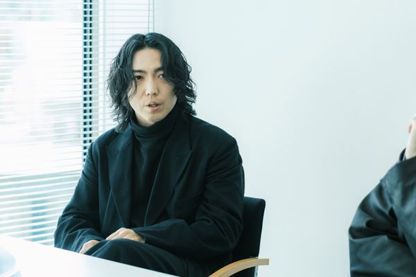 The Novembers (小林祐介、吉木諒祐) × Homecomings (畳野彩加、福富優樹) 、『JANUSPIA pre. “danro” vol.4』開催に向けてインタビュー