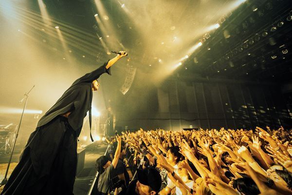 [Alexandros] 最新アルバムリリース記念『”PROVOKE” LAUNCH PARTY』、代表曲やヒット曲を次々と披露した一夜「ツアーの前哨戦にようこそ！」【オフィシャルレポート】