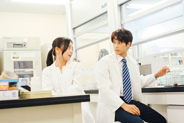 森崎ウィン×向井康二『（LOVE SONG）』バンコクでの運命の再会を捉えた場面写真公開