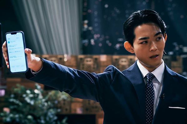 極限下の98分！ 阿部寛主演、メディアの報道姿勢にも切り込む『ショウタイムセブン』──【おとなの映画ガイド】