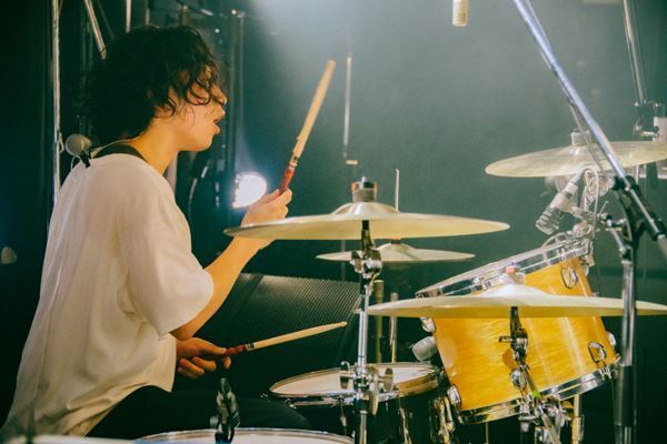 JIGDRESS pre.『信念』盟友・時速36km、ルサンチマンを迎え、ついに実現「だいぶ前にDaisyBarで話をしてたことが形になっていてうれしい」