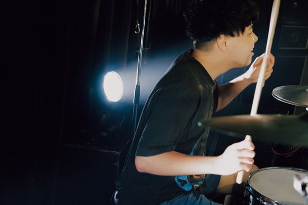 JIGDRESS pre.『信念』盟友・時速36km、ルサンチマンを迎え、ついに実現「だいぶ前にDaisyBarで話をしてたことが形になっていてうれしい」