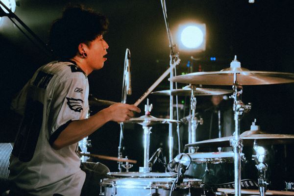 JIGDRESS pre.『信念』盟友・時速36km、ルサンチマンを迎え、ついに実現「だいぶ前にDaisyBarで話をしてたことが形になっていてうれしい」