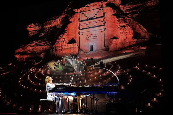 YOSHIKI、サウジアラビア・アルウラのユネスコ世界遺産「Hegra」での公演を発表　記者会見では新曲完成の報告も