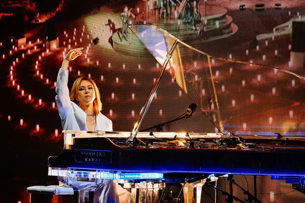 YOSHIKI、サウジアラビア・アルウラのユネスコ世界遺産「Hegra」での公演を発表　記者会見では新曲完成の報告も