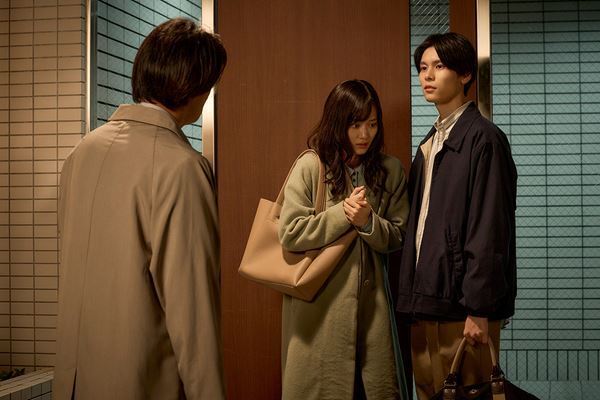 山下美月×萩原利久『殺した夫が帰ってきました』第1話の無料先行配信がスタート　撮影の舞台裏を語るスペシャルインタビューも