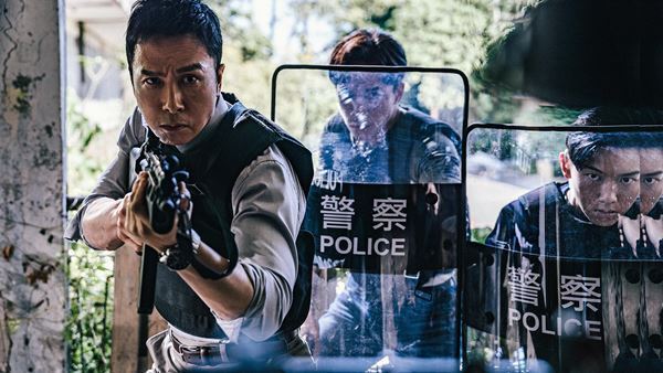 ドニーがシールドを武器に敵をなぎ倒す『プロセキューター』冒頭アクションシーン公開