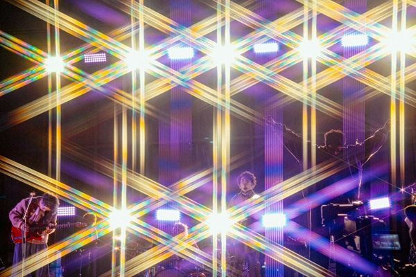 King Gnu、新曲「TWILIGHT!!!」リリース日＆劇場版『名探偵コナン 隻眼の残像（フラッシュバック）』公開初日に新宿歌舞伎町にてサプライズフリーライブ開催