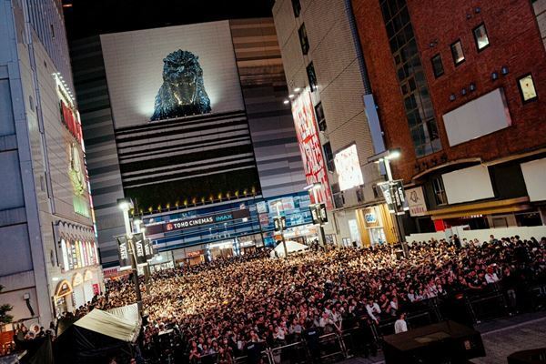 King Gnu、新曲「TWILIGHT!!!」リリース日＆劇場版『名探偵コナン 隻眼の残像（フラッシュバック）』公開初日に新宿歌舞伎町にてサプライズフリーライブ開催