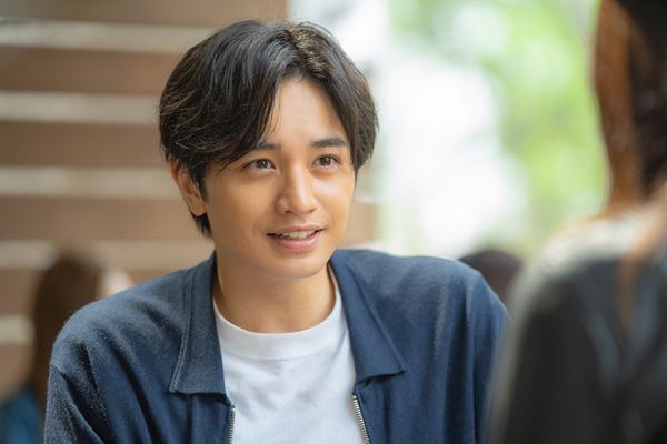 中島健人「すっぴんを見られているようで恥ずかしい」 映画『知らないカノジョ』場面写真が公開に